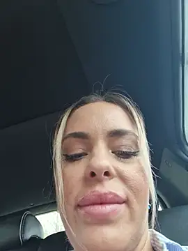 SoniaVibes webcam