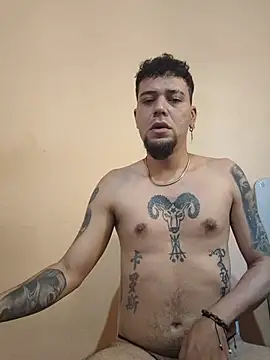 HallowedMilan live cam on StripChat
