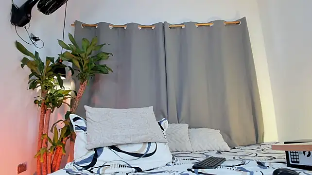 mrhot_night webcam