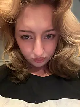 RonnieKiss webcam