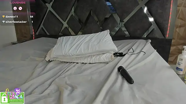Scarlet__Love__ webcam