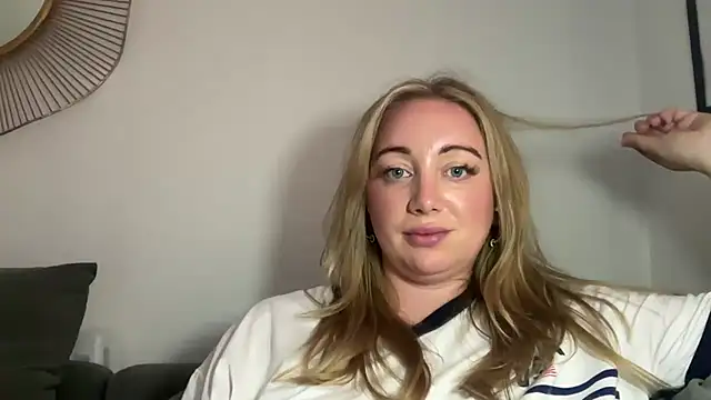 arielsweetieee webcam