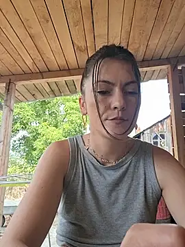 LoraBelle12 webcam
