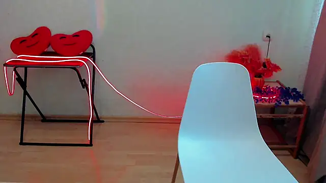 ElaraJons webcam