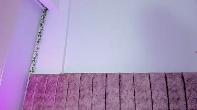 Miia_Rogers live cam on StripChat
