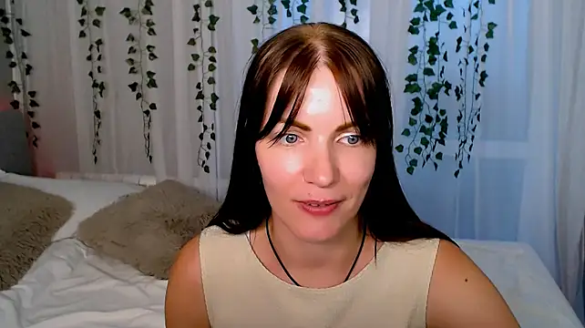 EmmmaLuxe webcam