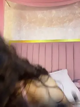 Anne_Milleerr live cam on StripChat