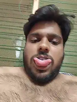 Cutehornyyboiy webcam