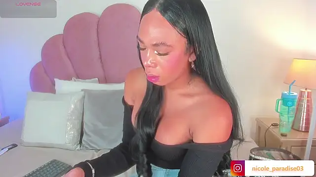 Nicole_Paradise webcam