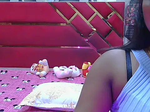 Hot-navyaa webcam