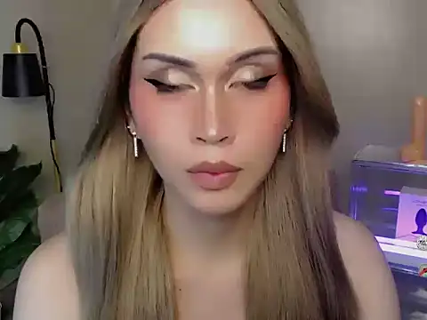 AlodiaOfCums webcam