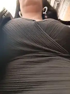 Shaila_1_1 live cam on StripChat