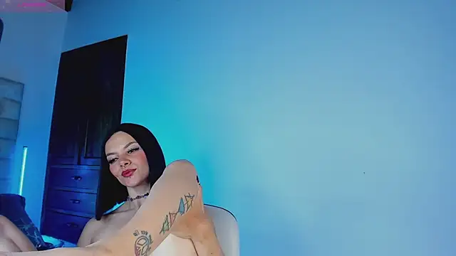 HollyGrey_