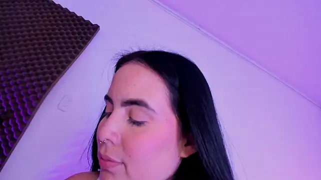 camilaa7 live cam on StripChat