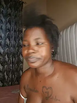 TrishaKalid webcam