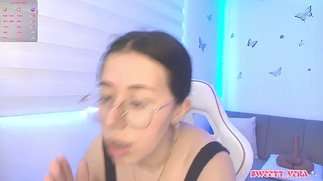 sweettvera live cam on StripChat