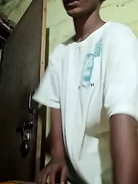 YourTeenBoy21 webcam
