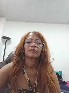 BustyMilf_