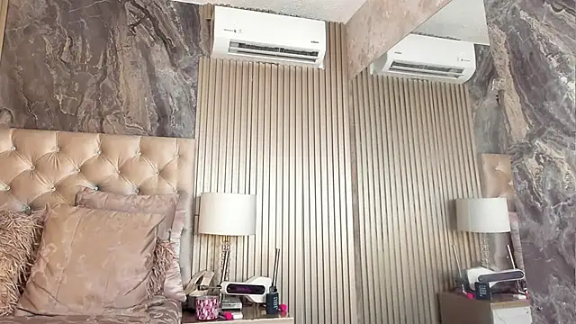 Leialeen1 webcam