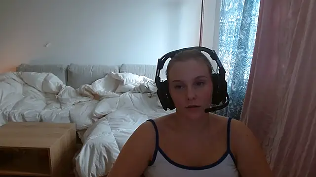 Nina_Monet webcam