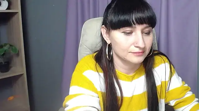 NinaFlawlees webcam