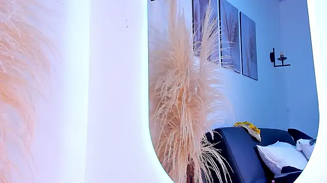 Sara_Donowan live cam on StripChat
