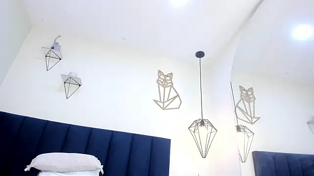 mayaevansmg live cam preview