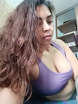 Ivanna2 live cam on StripChat