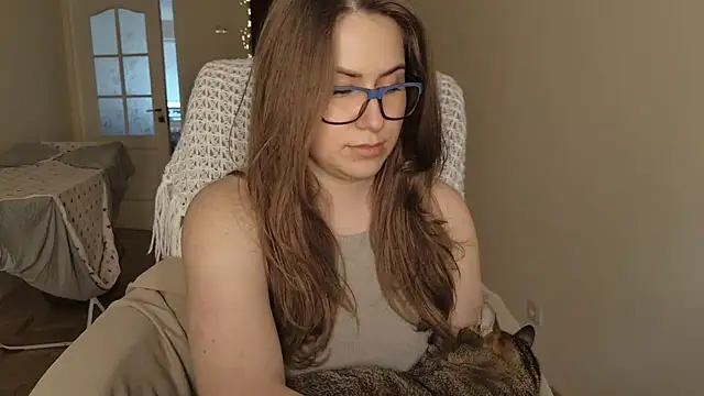 SeasonalSomeone live cam on StripChat