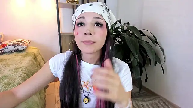 AliiceWonderland_ webcam