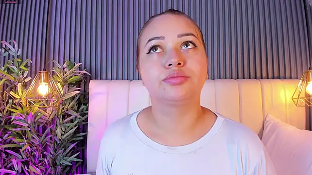 AnaisClark webcam