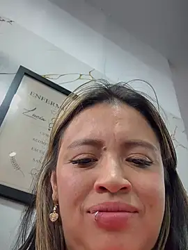 melany-1 (Ask my age) - Finger my pussy close to your face