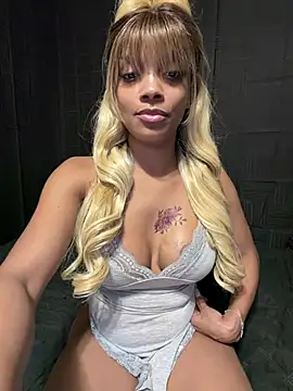 Rakiyahcharms live cam