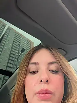 Alirawrz's live cam