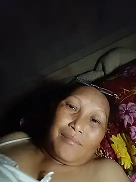 Juhi_09 live cam on StripChat