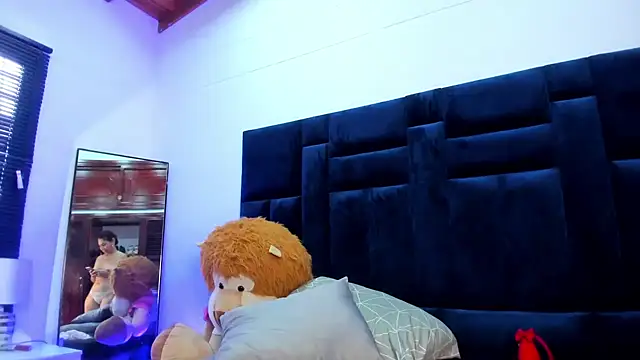 nayasex_ live cam on StripChat