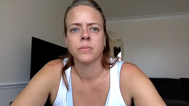 ElizabethArden42- webcam