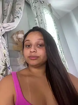julia_moreira webcam