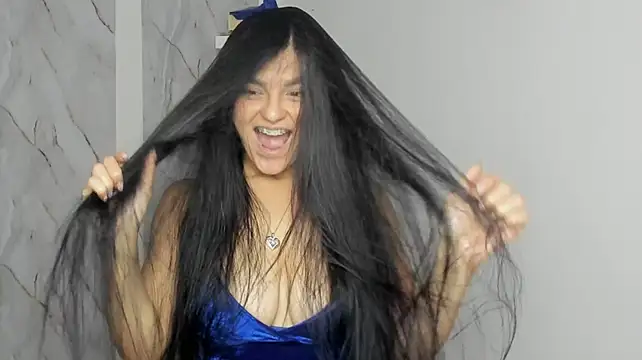 alayasmile webcam