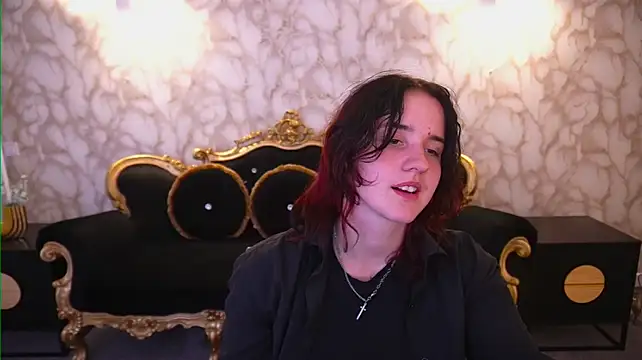 CassandraGold live cam on StripChat