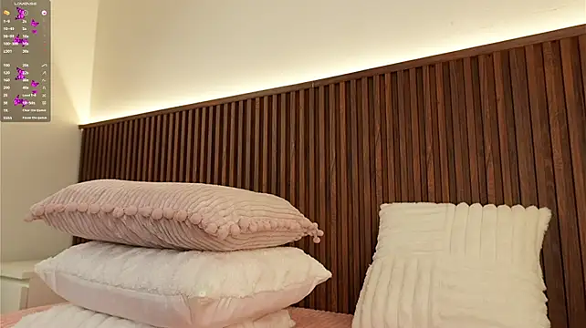 elodie_walker webcam