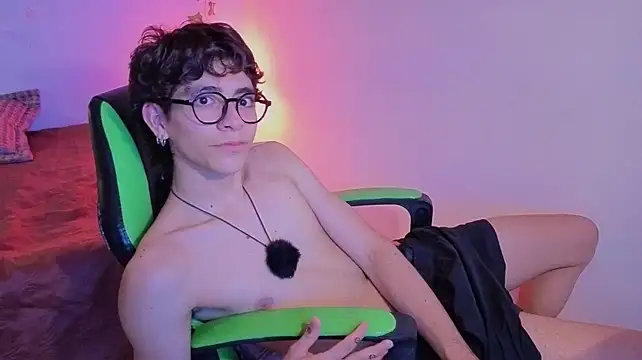 Matty_Sparkk live cam on StripChat