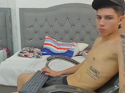 paul_ponce webcam