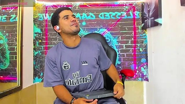 Latins_on_fire webcam