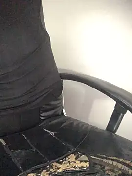 guh2026 live cam on StripChat