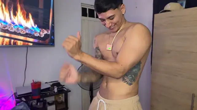 SexxxySquirterStev777 webcam