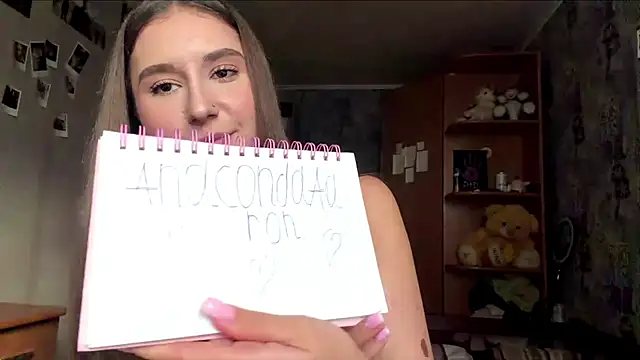 KittyNoSkirty live cam on StripChat