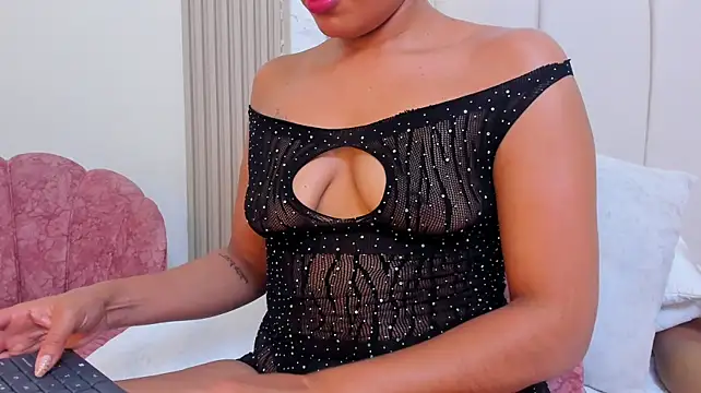KissMeSara live cam on StripChat