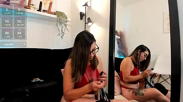 Ariana_blonde live cam on StripChat