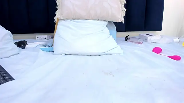 mayaevansmg webcam